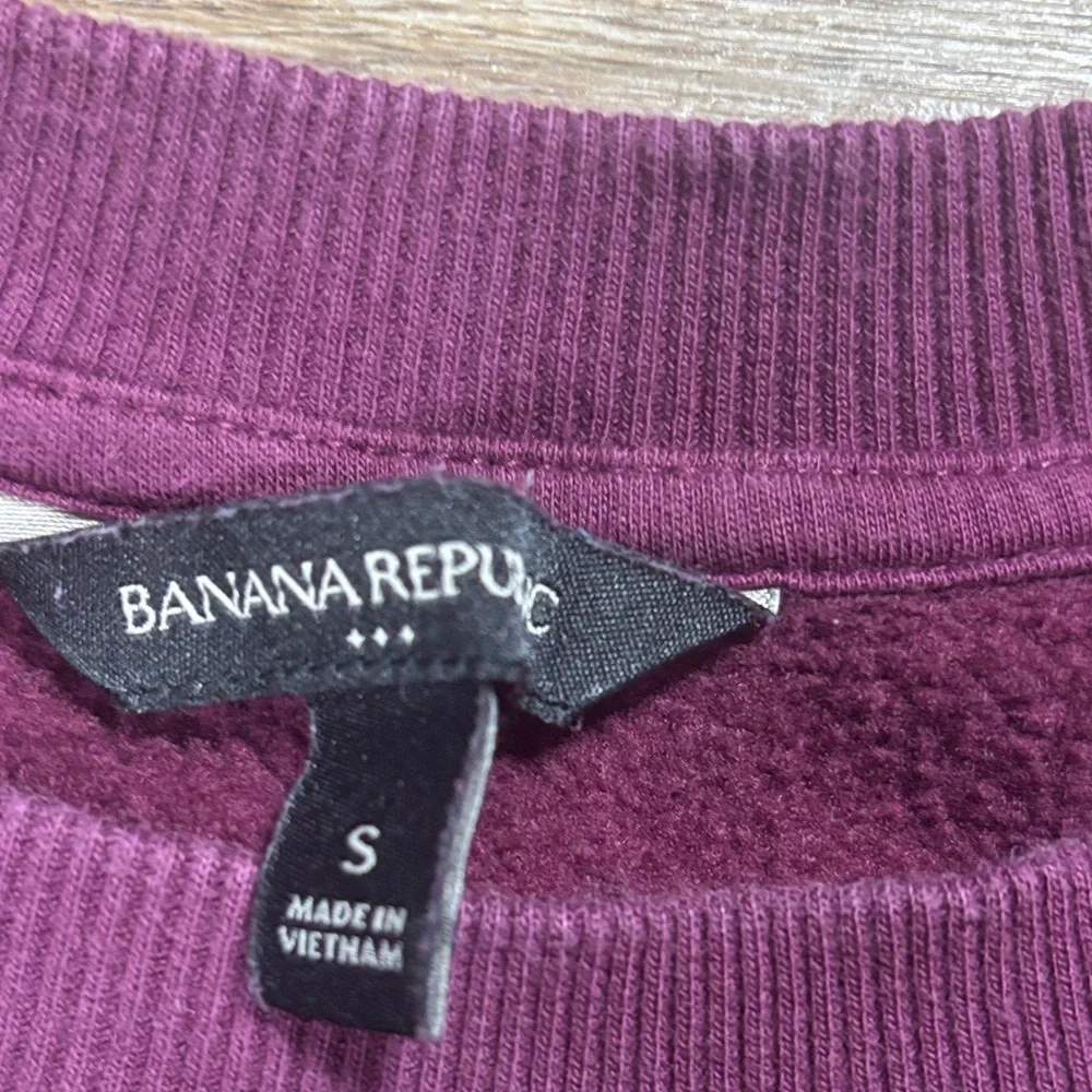 Banana Republic Men's‎ Deep Red Crewneck Sweater
